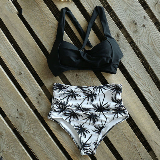 „Sonnenverwöhnte Sensation: Bikini-Bademode für Damen“