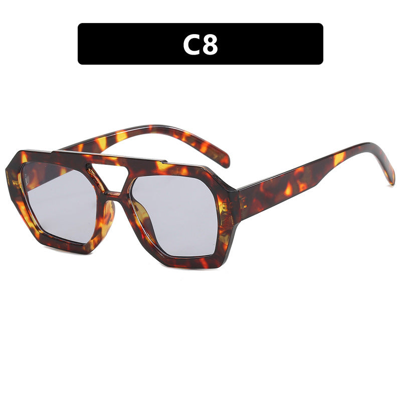 Leopard Print Sunglasses for Beach Vacation", "Stylish Oversized Leopard Sunglasses", "UV Protection Leopard Sunglasses for Women