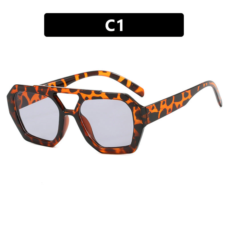 Leopard Print Sunglasses for Beach Vacation", "Stylish Oversized Leopard Sunglasses", "UV Protection Leopard Sunglasses for Women