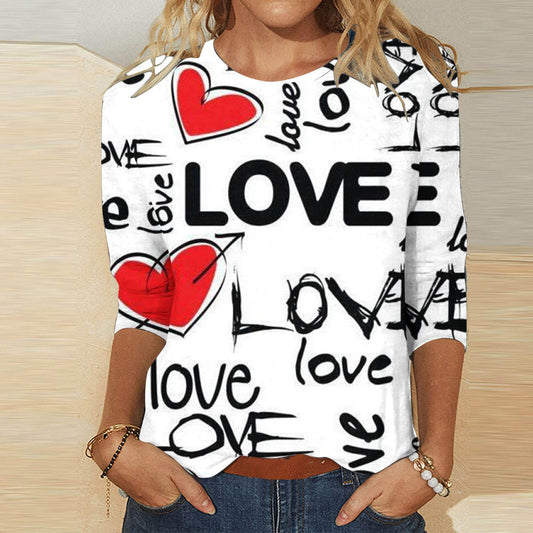 Valentinstag-Frau mit Herz-Aufdruck, Rundhals-T-Shirt-Oberteil