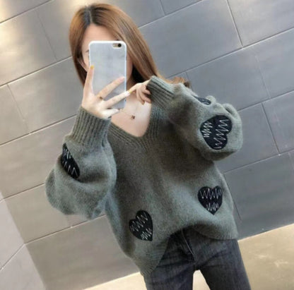 Women's V-neck Heart-shaped Embroidered Sweater Top