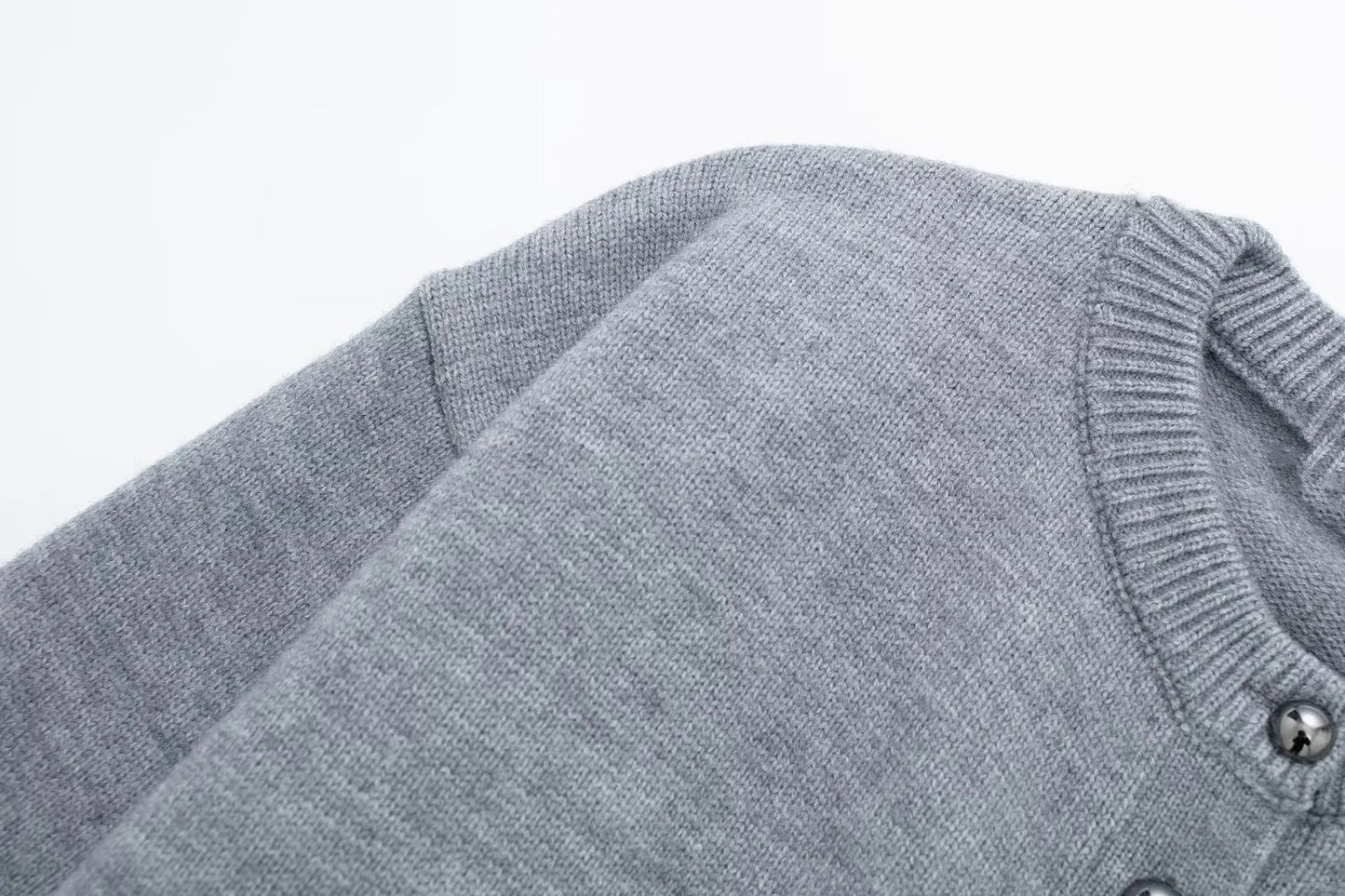 Gray High Waist Knitted Coat: Effortless Elegance from Eternal Gleams